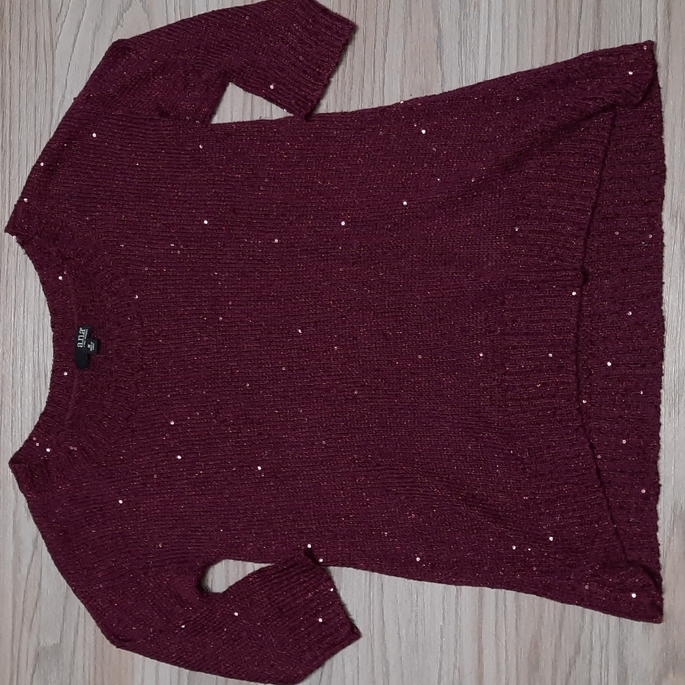 a.n.a half sleeve top size medium Burgandy with Silver Accents Gently Loved
